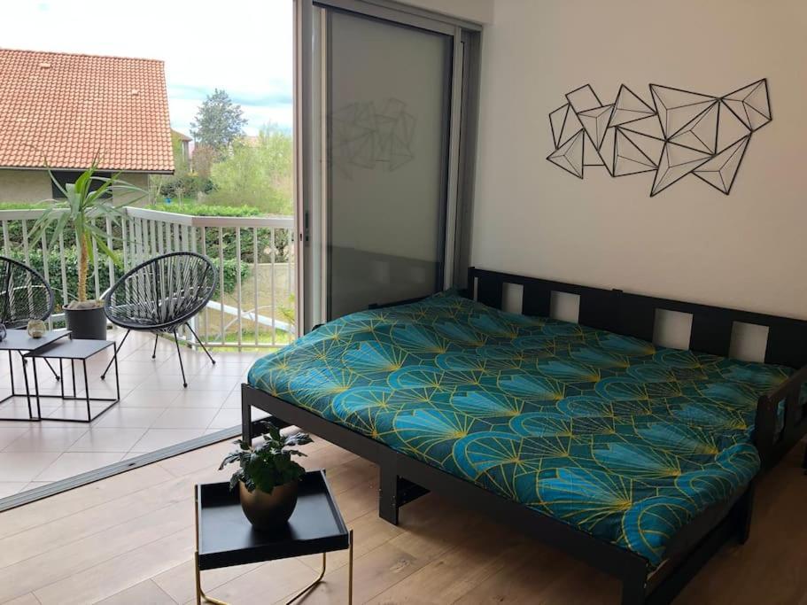 Studio Moderne, Terrasse Et Parking โรม็อง-ซูร์-อีแซร์ ภายนอก รูปภาพ